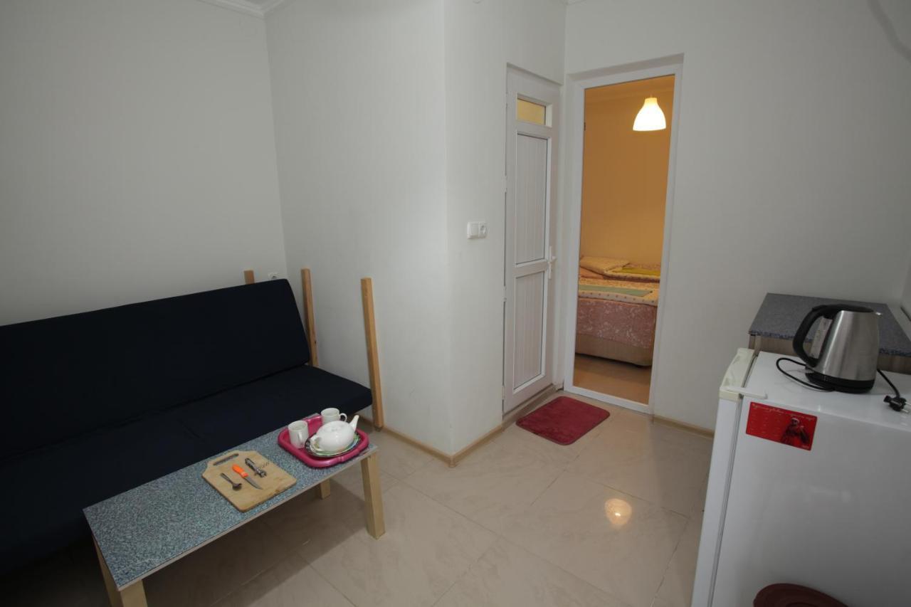 Sukhum City Mini Hotel Σουχούμι Εξωτερικό φωτογραφία