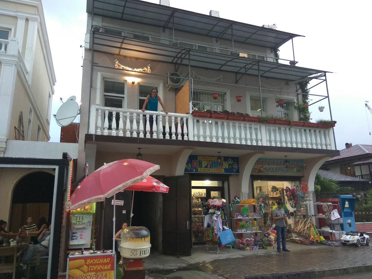 Sukhum City Mini Hotel Σουχούμι Εξωτερικό φωτογραφία