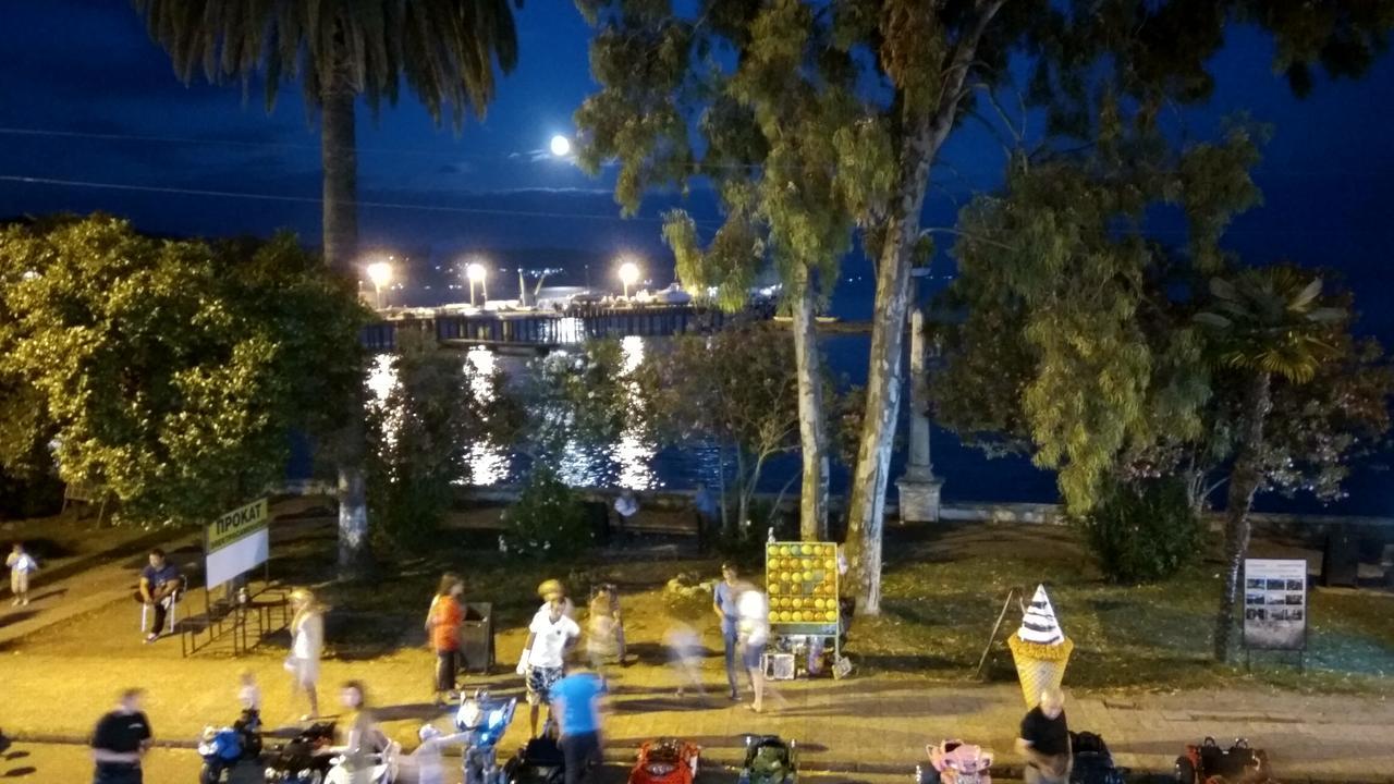Sukhum City Mini Hotel Σουχούμι Εξωτερικό φωτογραφία