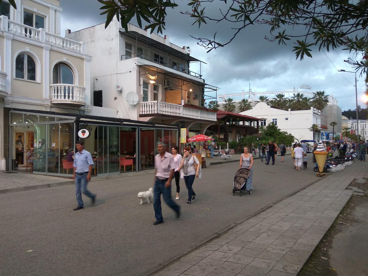 Sukhum City Mini Hotel Σουχούμι Εξωτερικό φωτογραφία